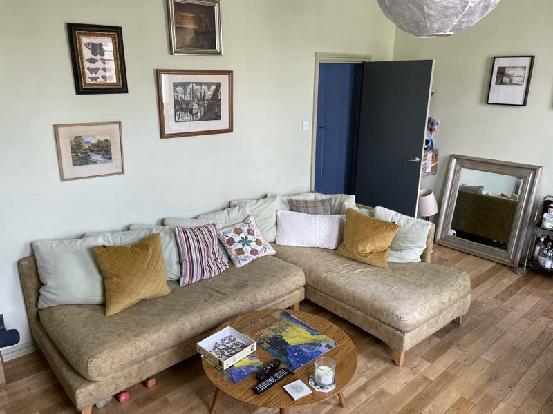 Flat Farleigh Road in Greater London