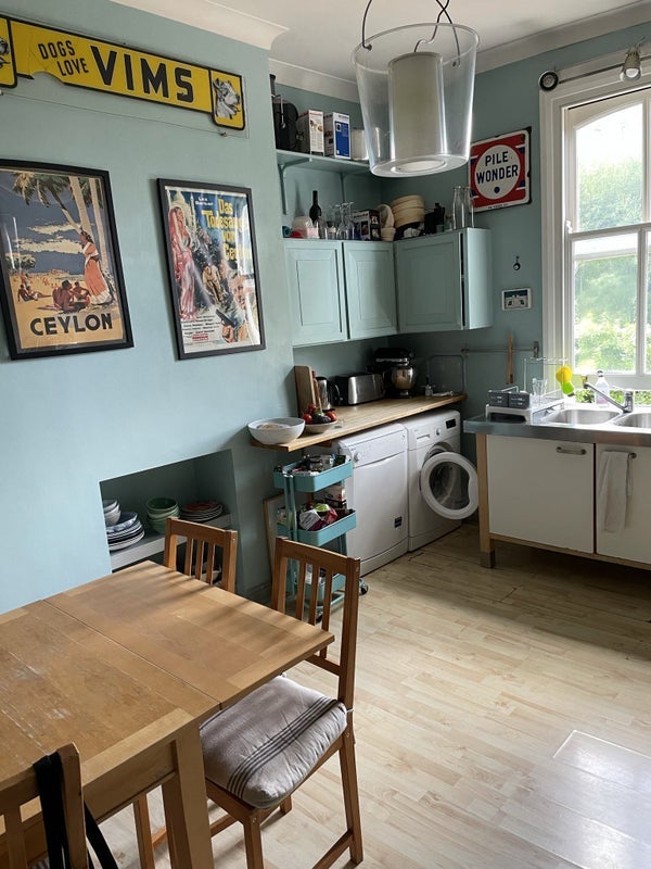 Flat Farleigh Road in Greater London