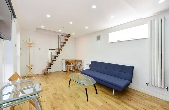 Flat Great Newport Street in City of Westminster