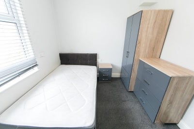 Flat Langdale Terrace in Leeds