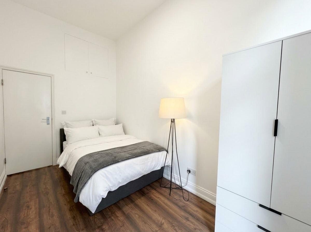 Flat Harrow Road in City of Westminster
