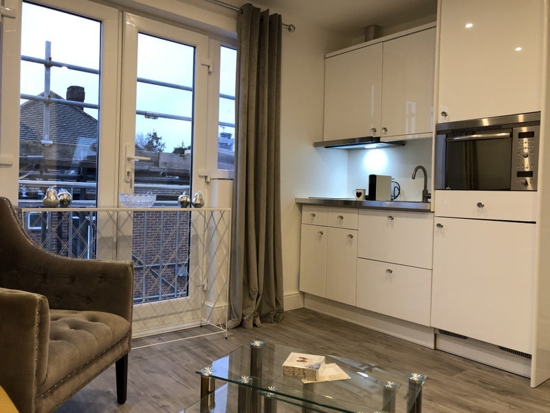Room Templemead Close in Greater London