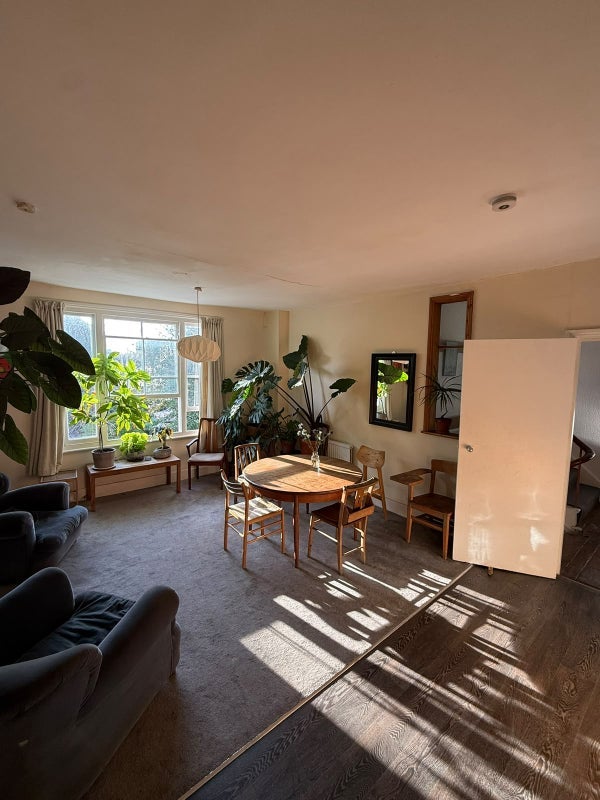 Room St Mark's Rise in Greater London