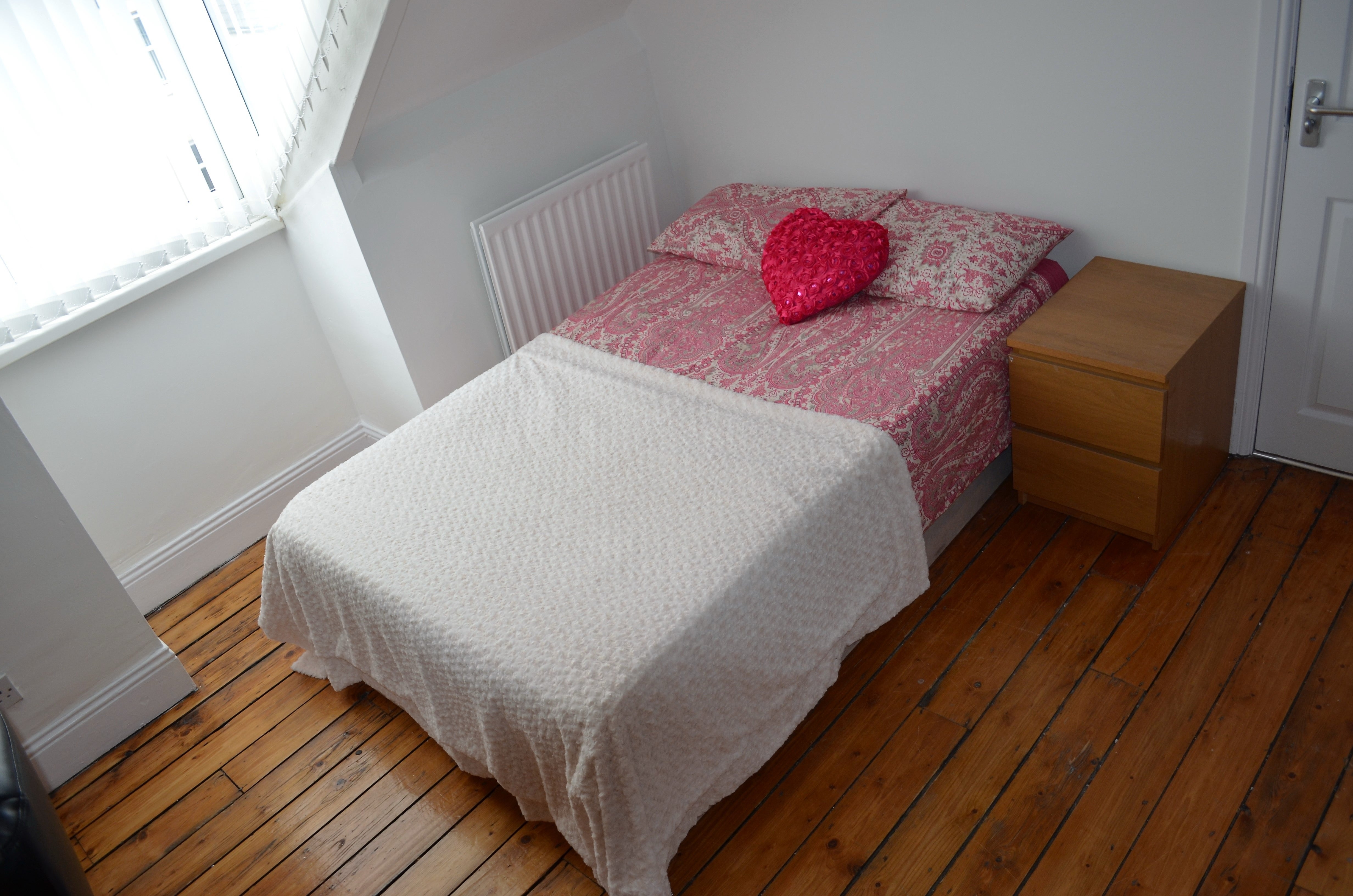 Flat Simonside Terrace in Newcastle upon Tyne