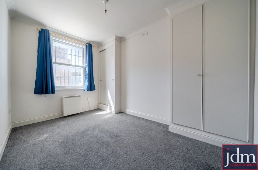 Flat Widmore Road in Greater London