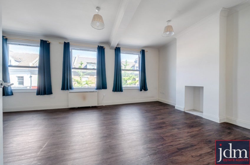 Flat Widmore Road in Greater London