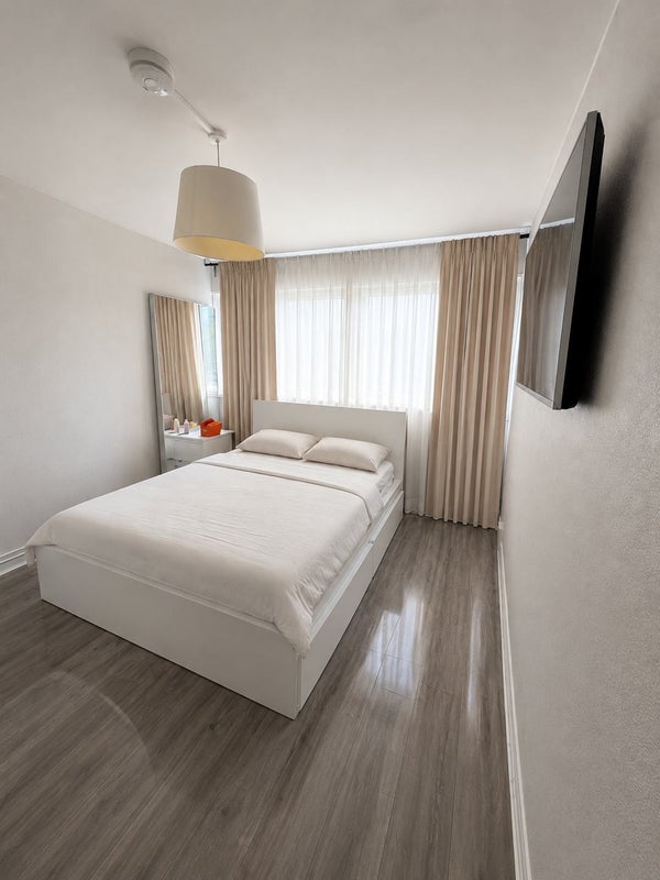 Room Wentworth Crescent in Greater London
