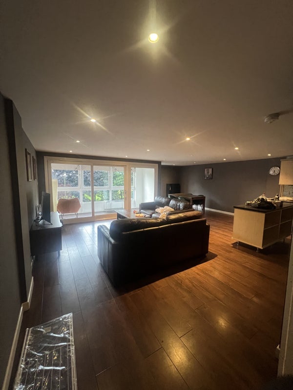 Room Templeton Street in Glasgow