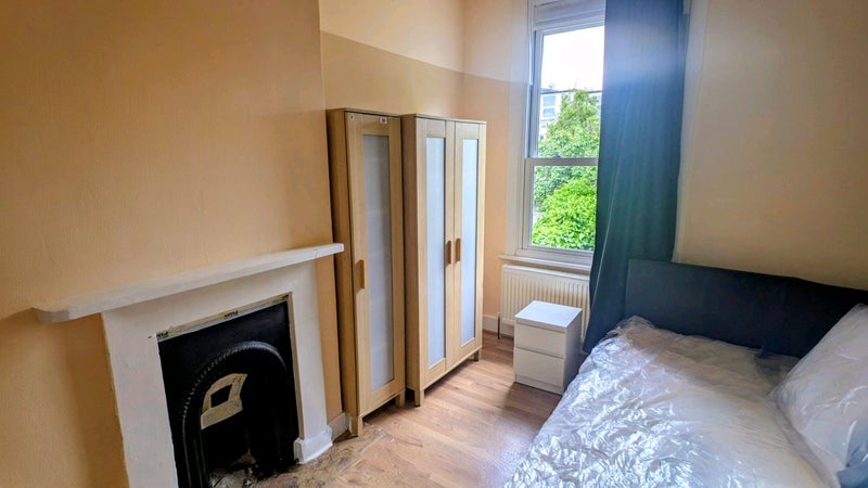 Room Falkland Road in Greater London