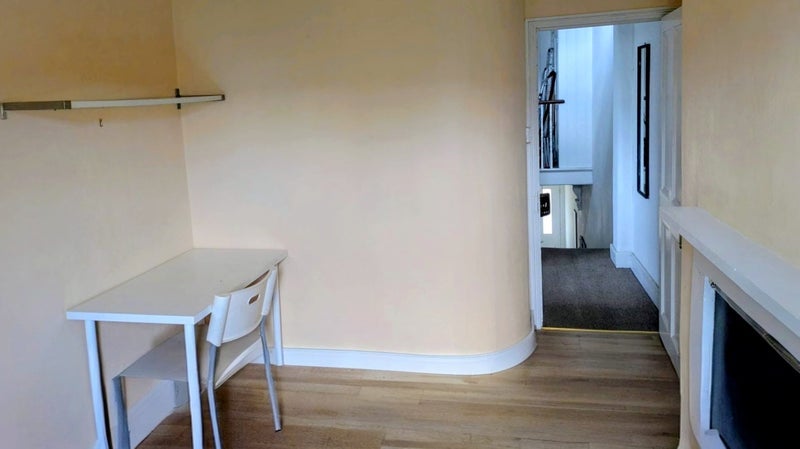 Room Falkland Road in Greater London