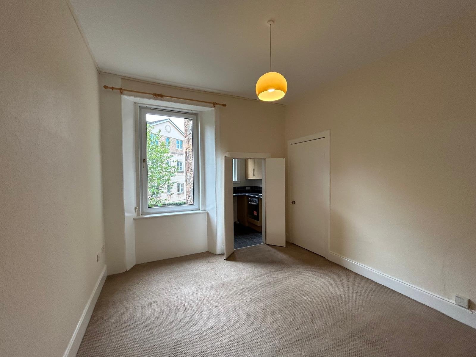 Flat Milton Street in City of Edinburgh