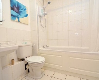 Flat Lowdell Close in Greater London