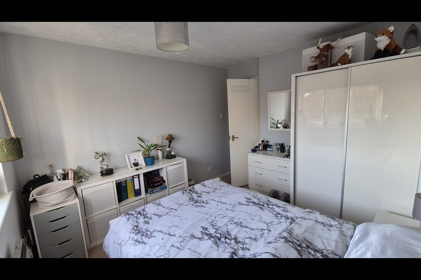 Flat Lowdell Close in Greater London