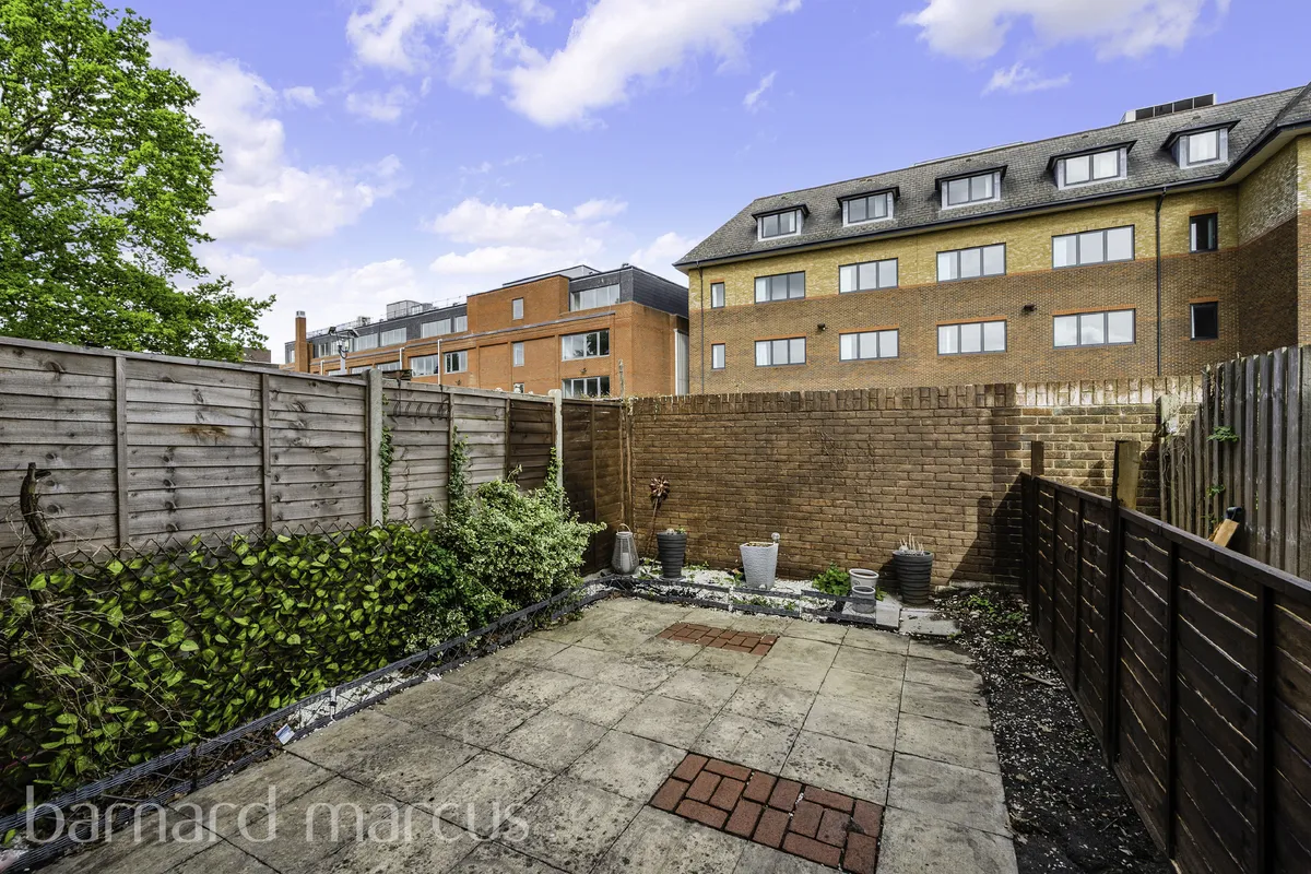 House Hawthorne Place in Epsom and Ewell