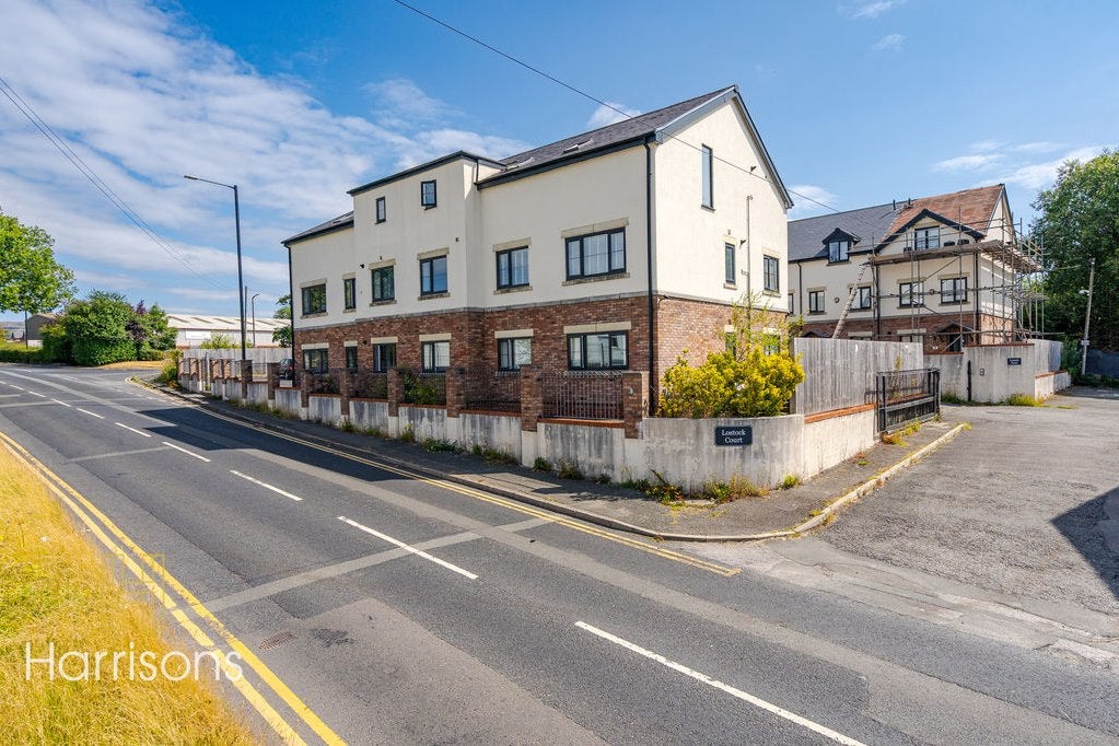 Flat Lostock Lane in Horwich