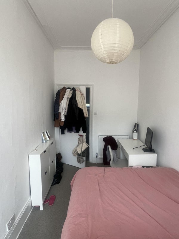 Room College Crescent in Greater London