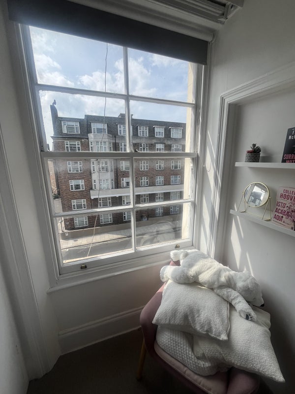 Room College Crescent in Greater London