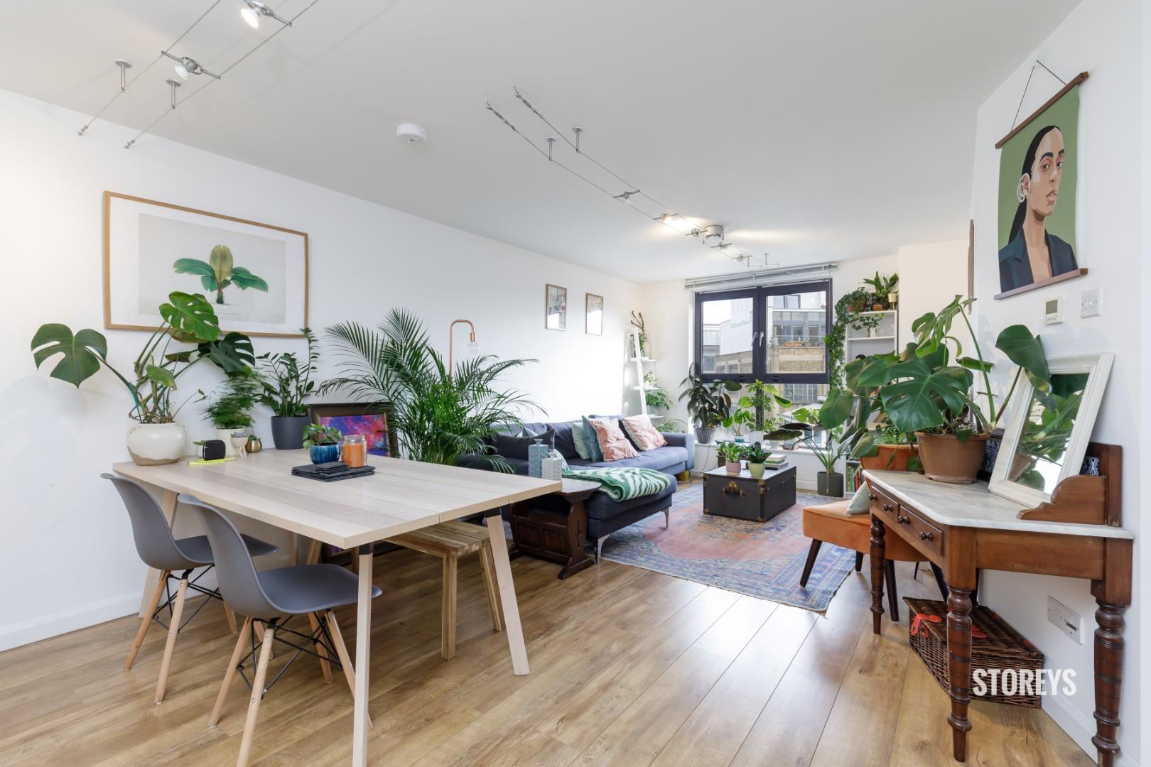 Flat Mare Street in Greater London