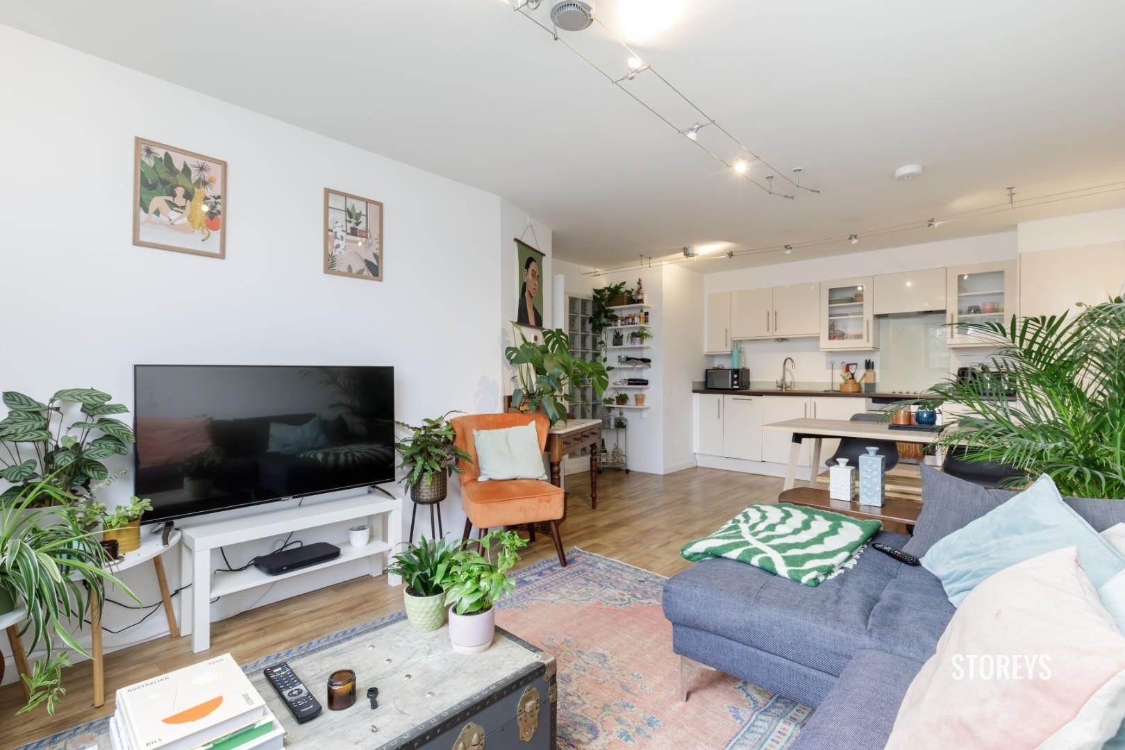 Flat Mare Street in Greater London