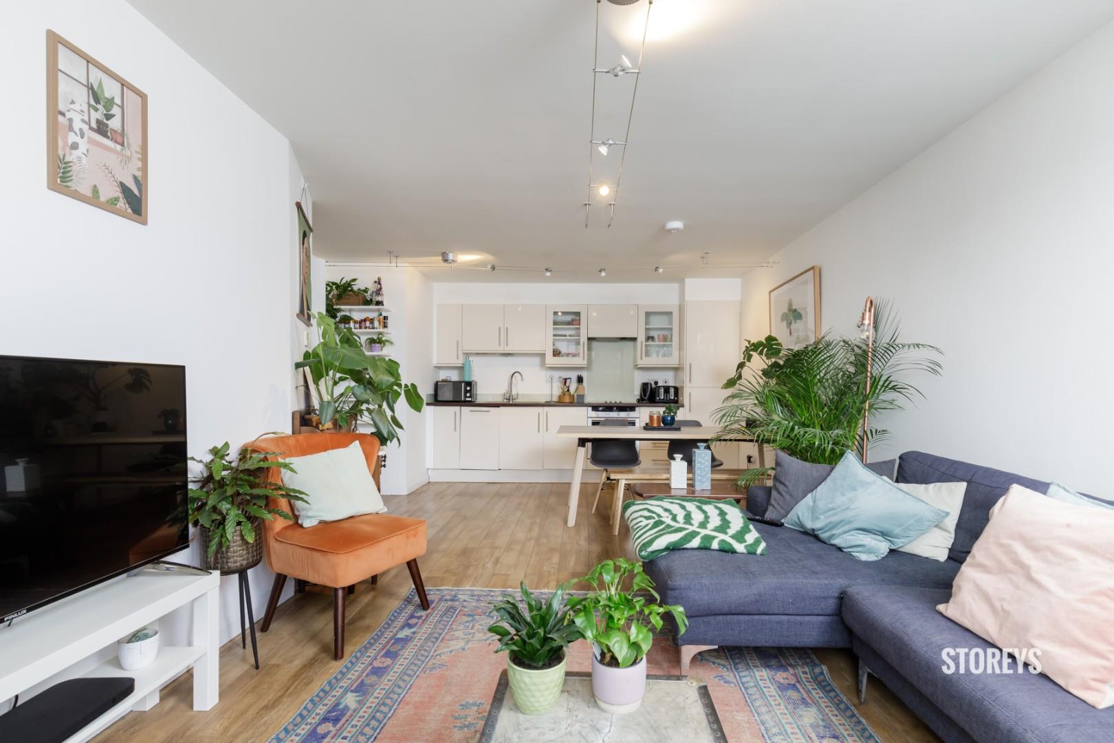 Flat Mare Street in Greater London