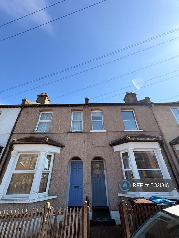 House Grove Road in Greater London