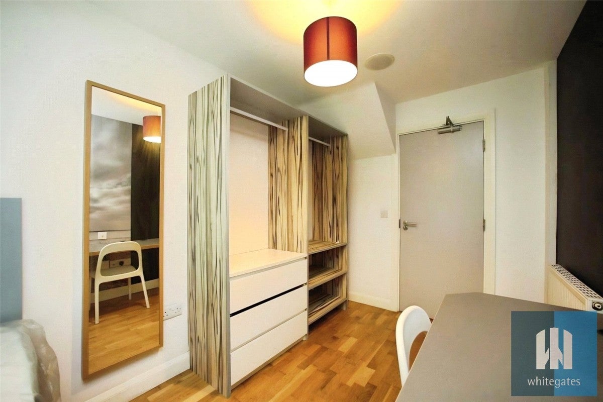Room Whitegate Road in Kirklees