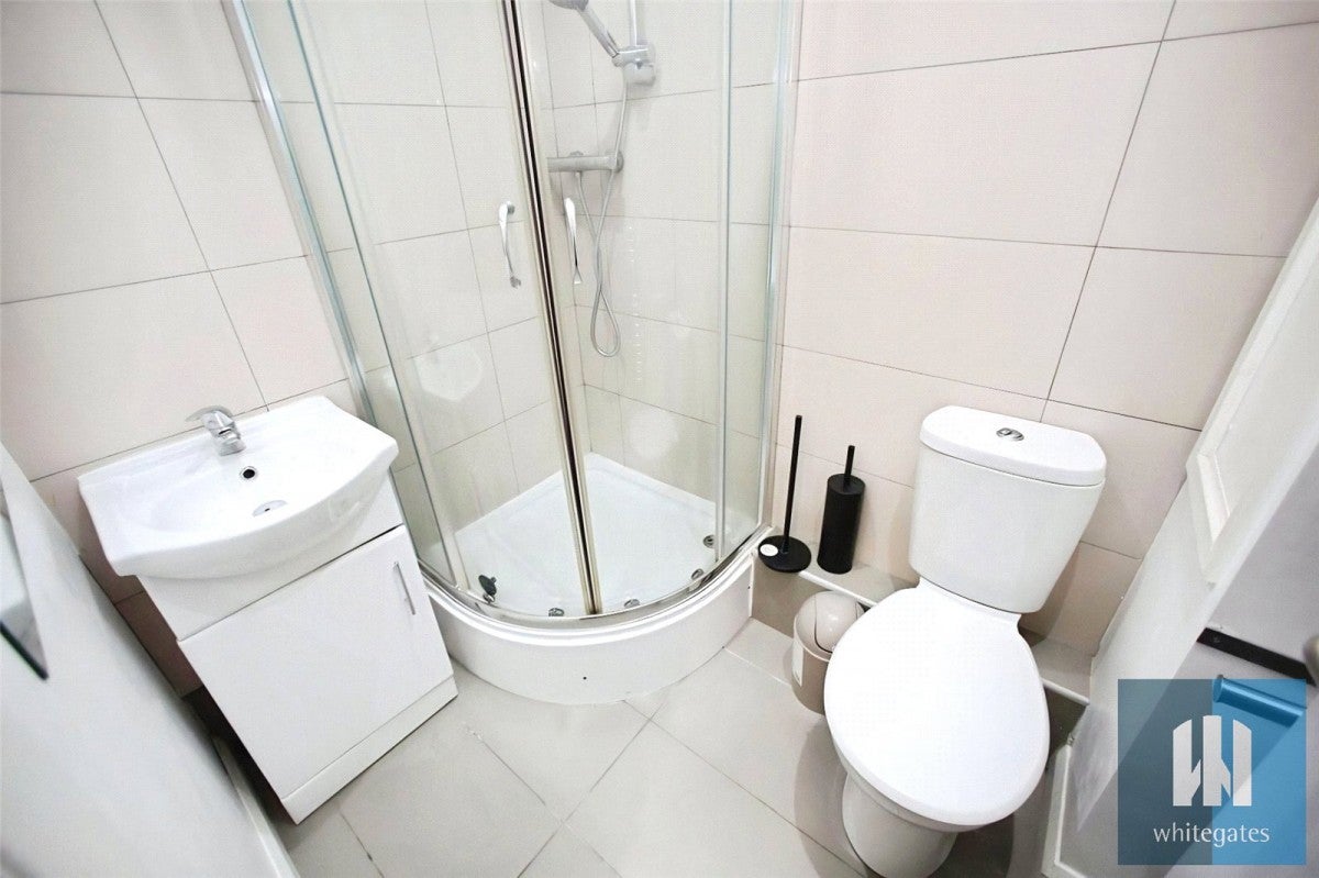 Room Whitegate Road in Kirklees
