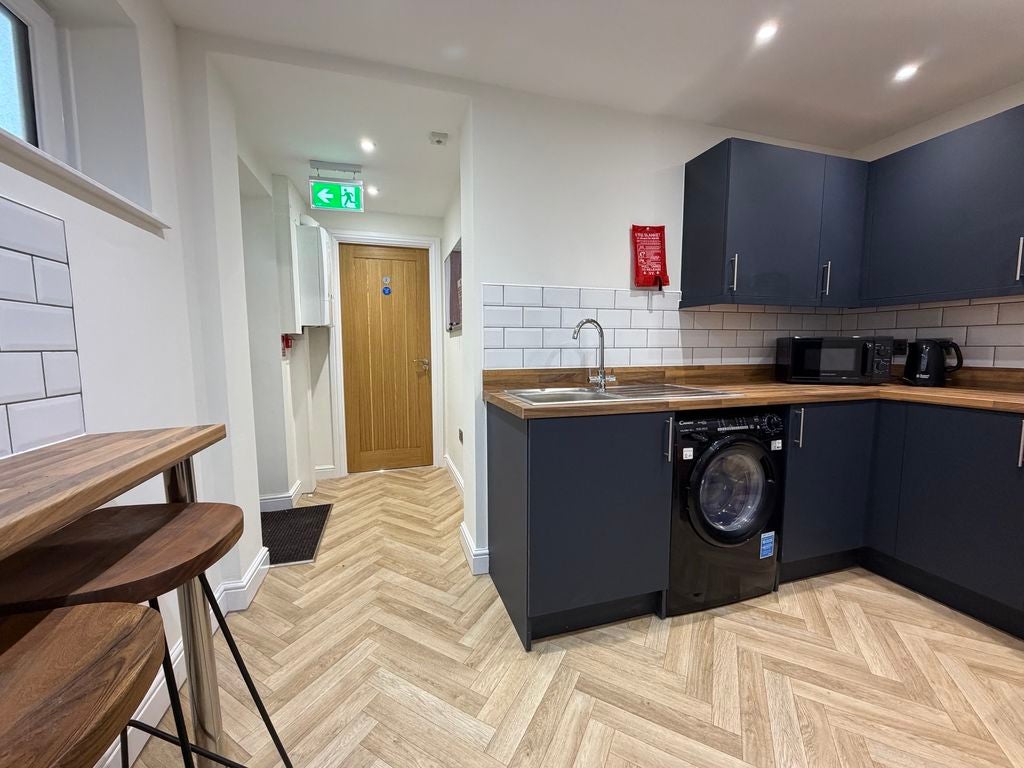 Room Hodgkinson Street in Gedling