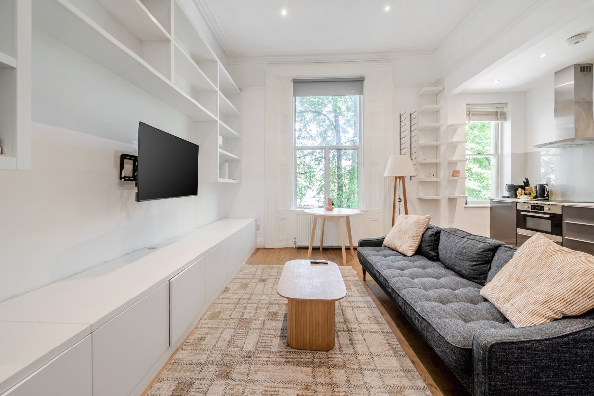 Flat Nevern Place in Greater London