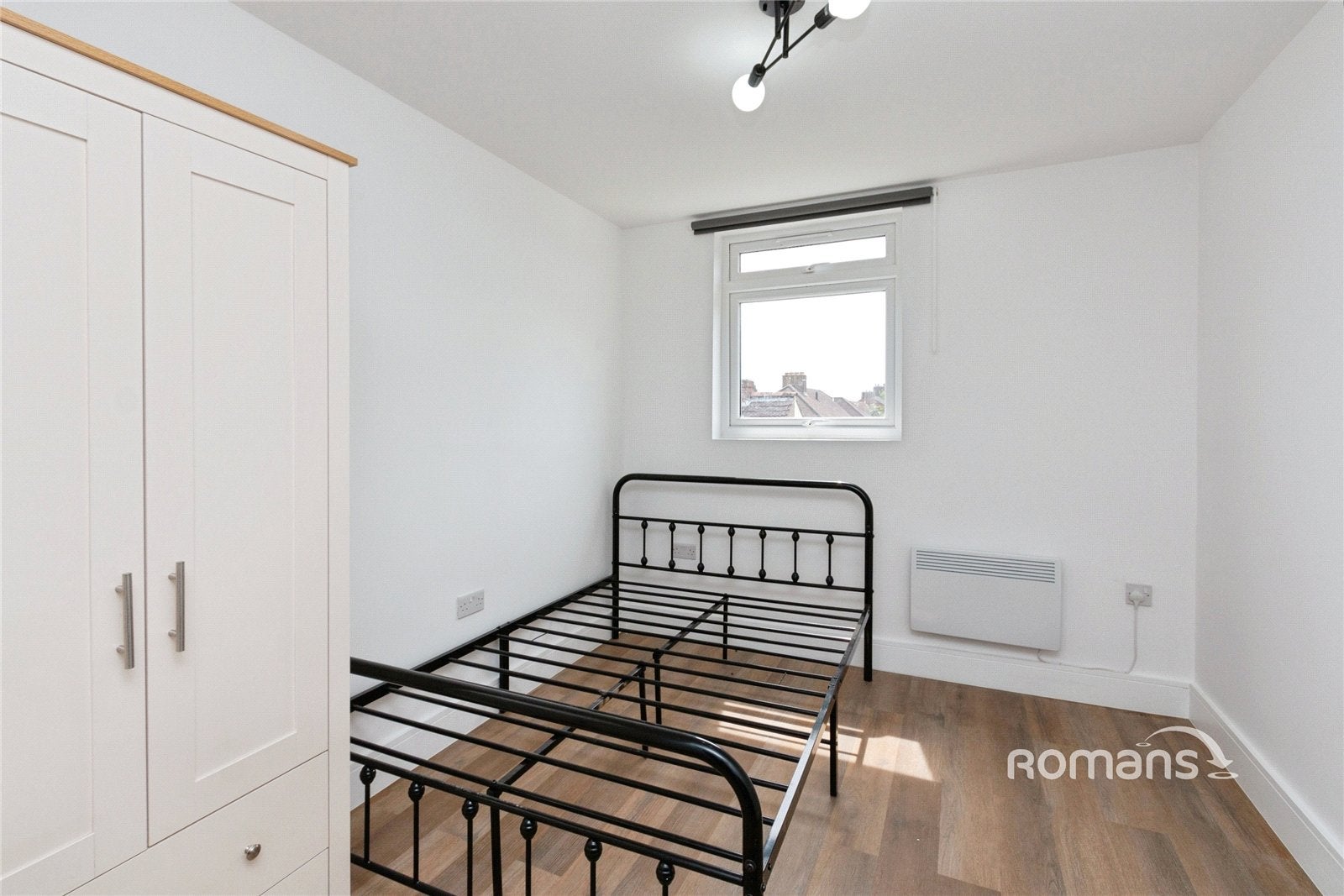 Room Ash Road in Rushmoor