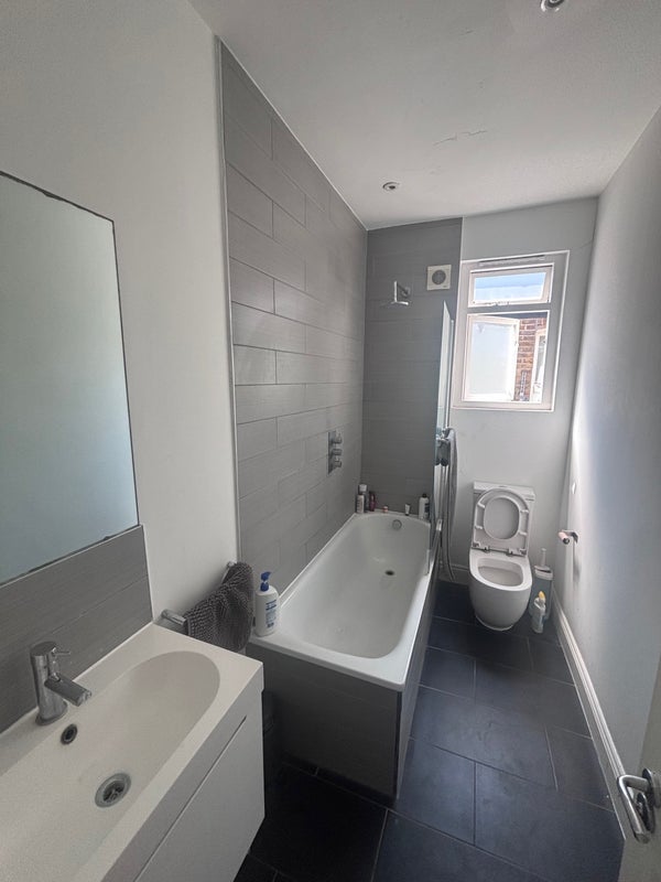 Room Danehurst Street in Greater London