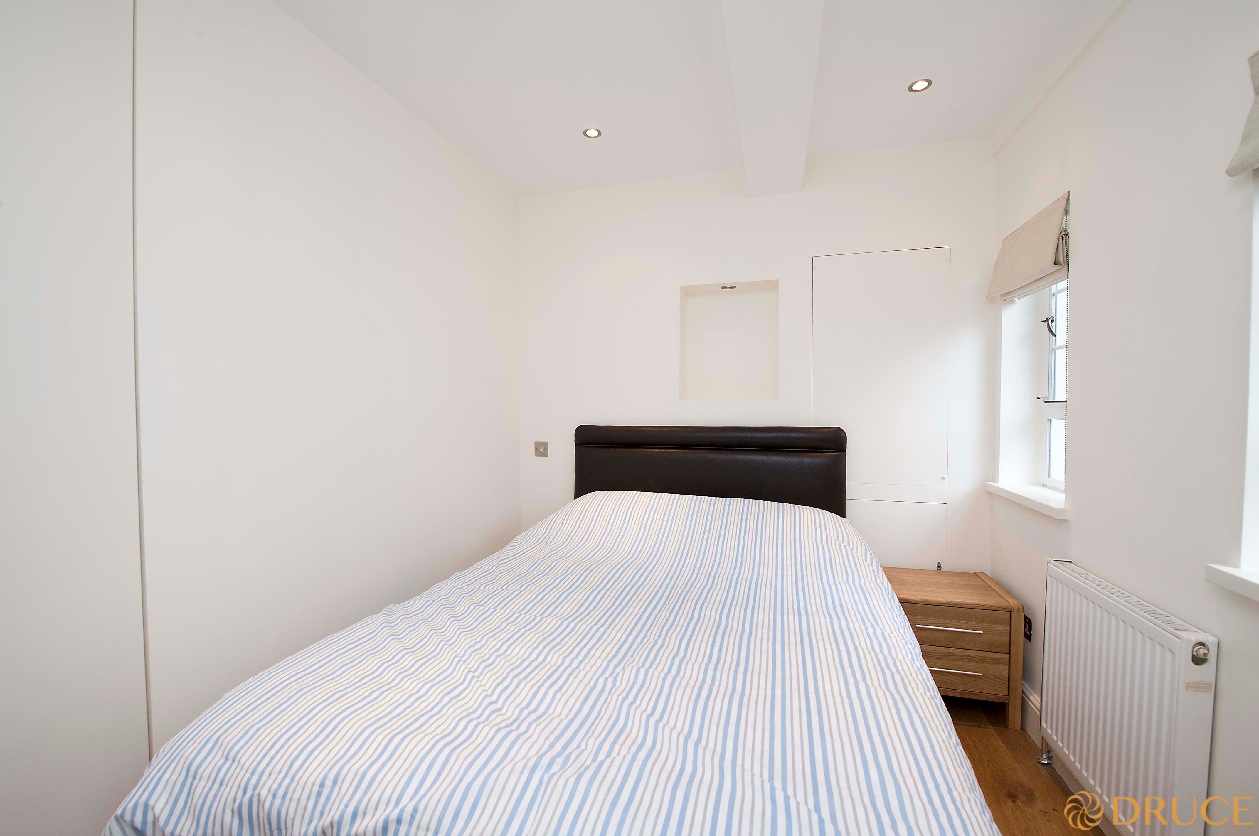 Flat Draycott Avenue in Greater London