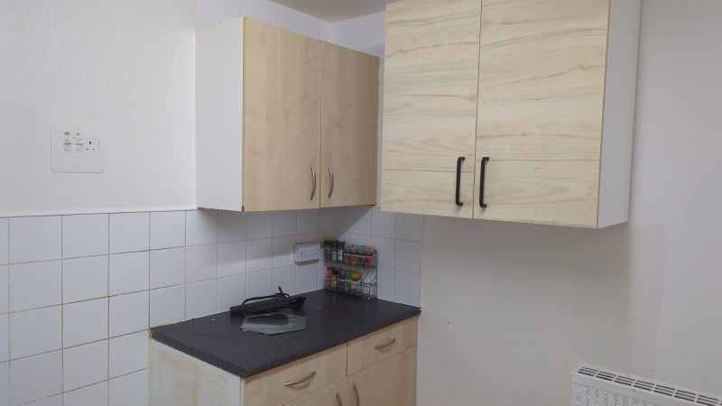Room Denmark Road in Greater London