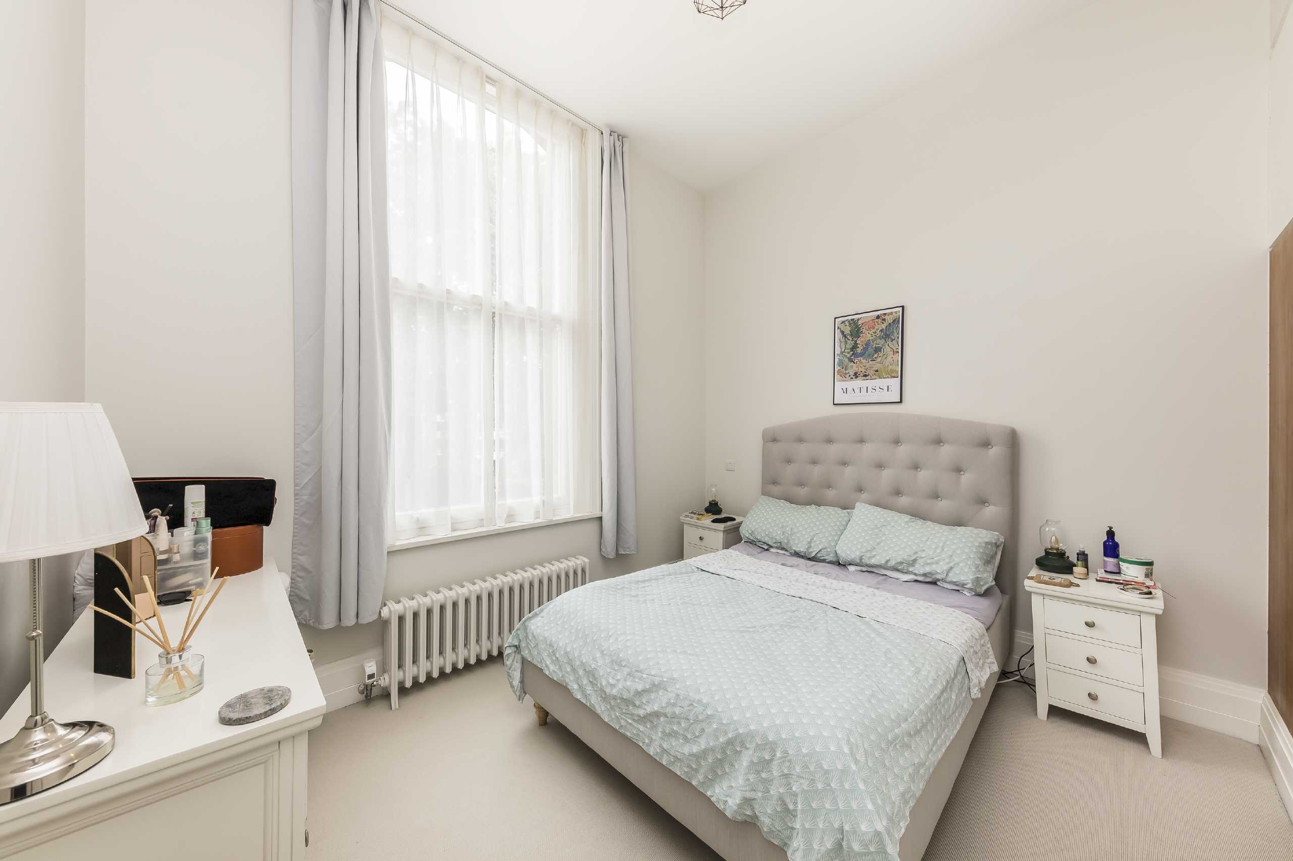 Flat Kennington Lane in Greater London