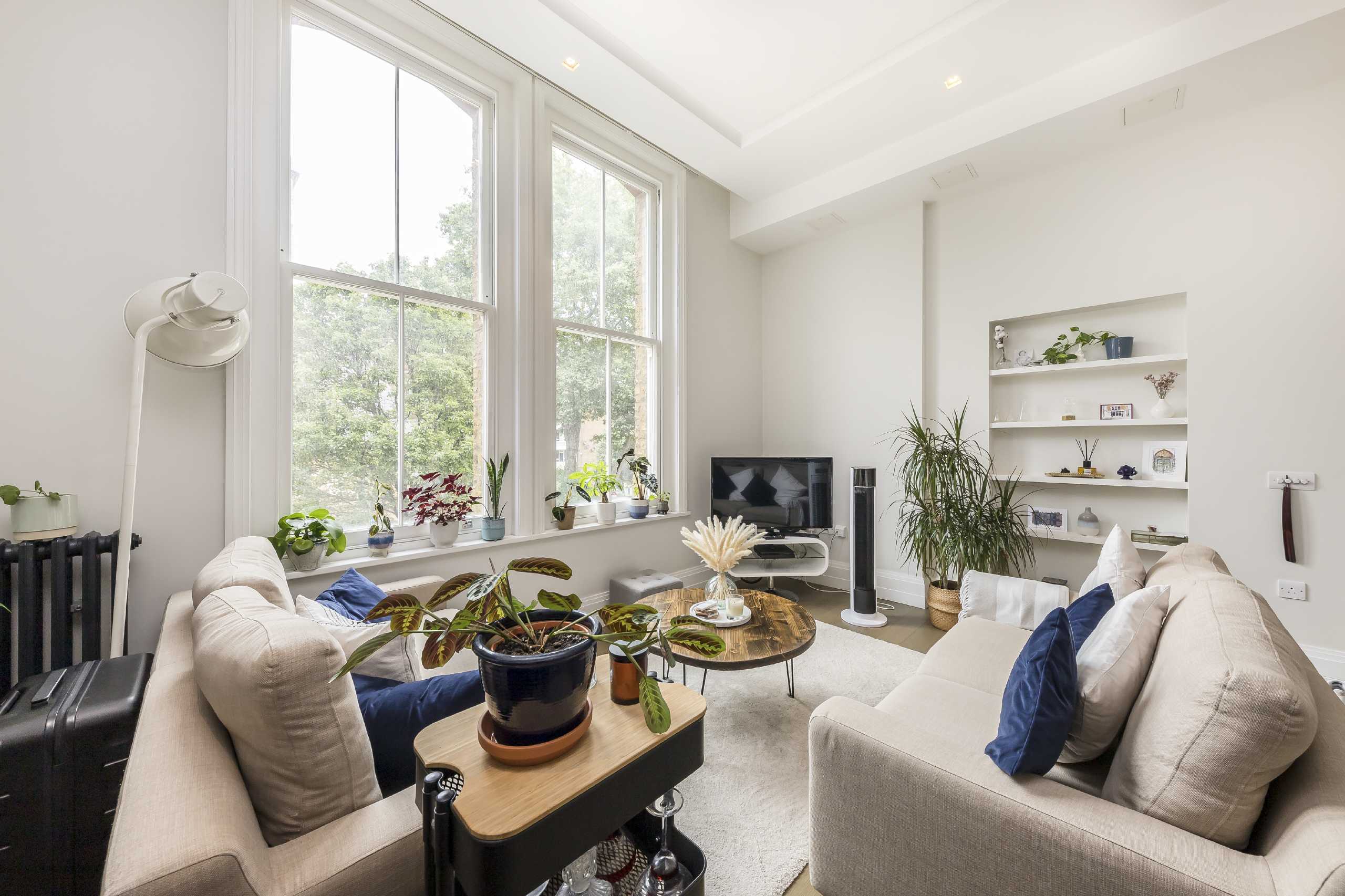 Flat Kennington Lane in Greater London