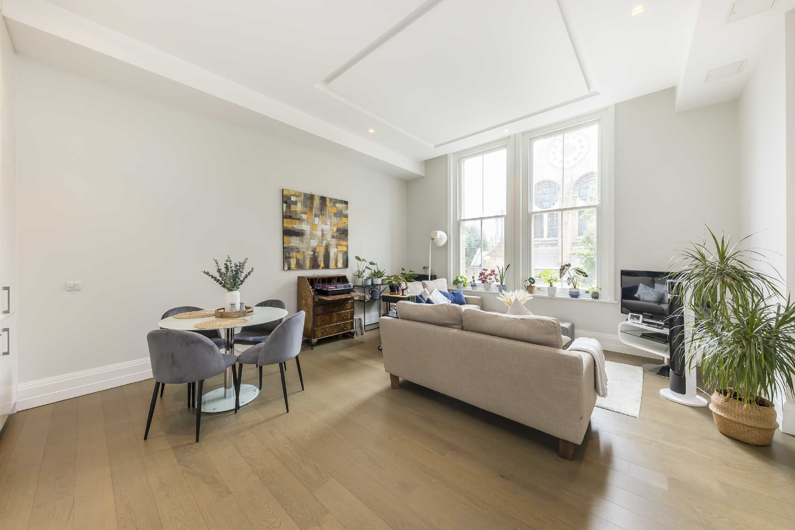 Flat Kennington Lane in Greater London