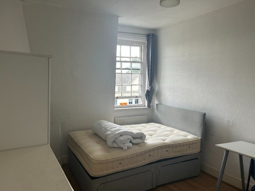 Room Kingston Hill in Greater London