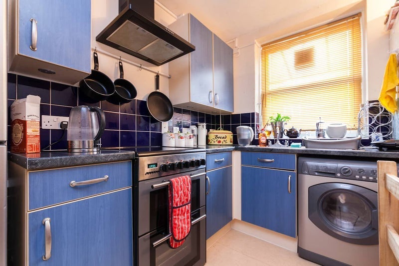 Room Fulham Court in Greater London