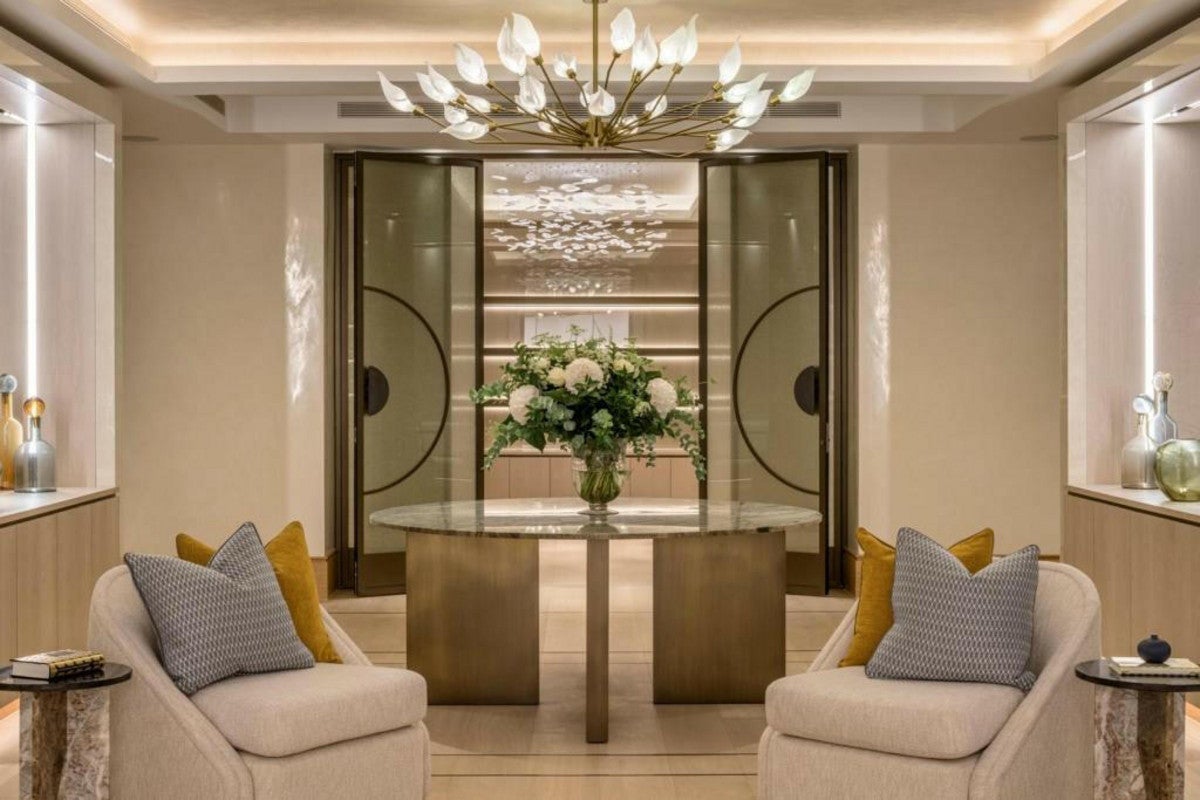 Flat Sutton Walk in Greater London