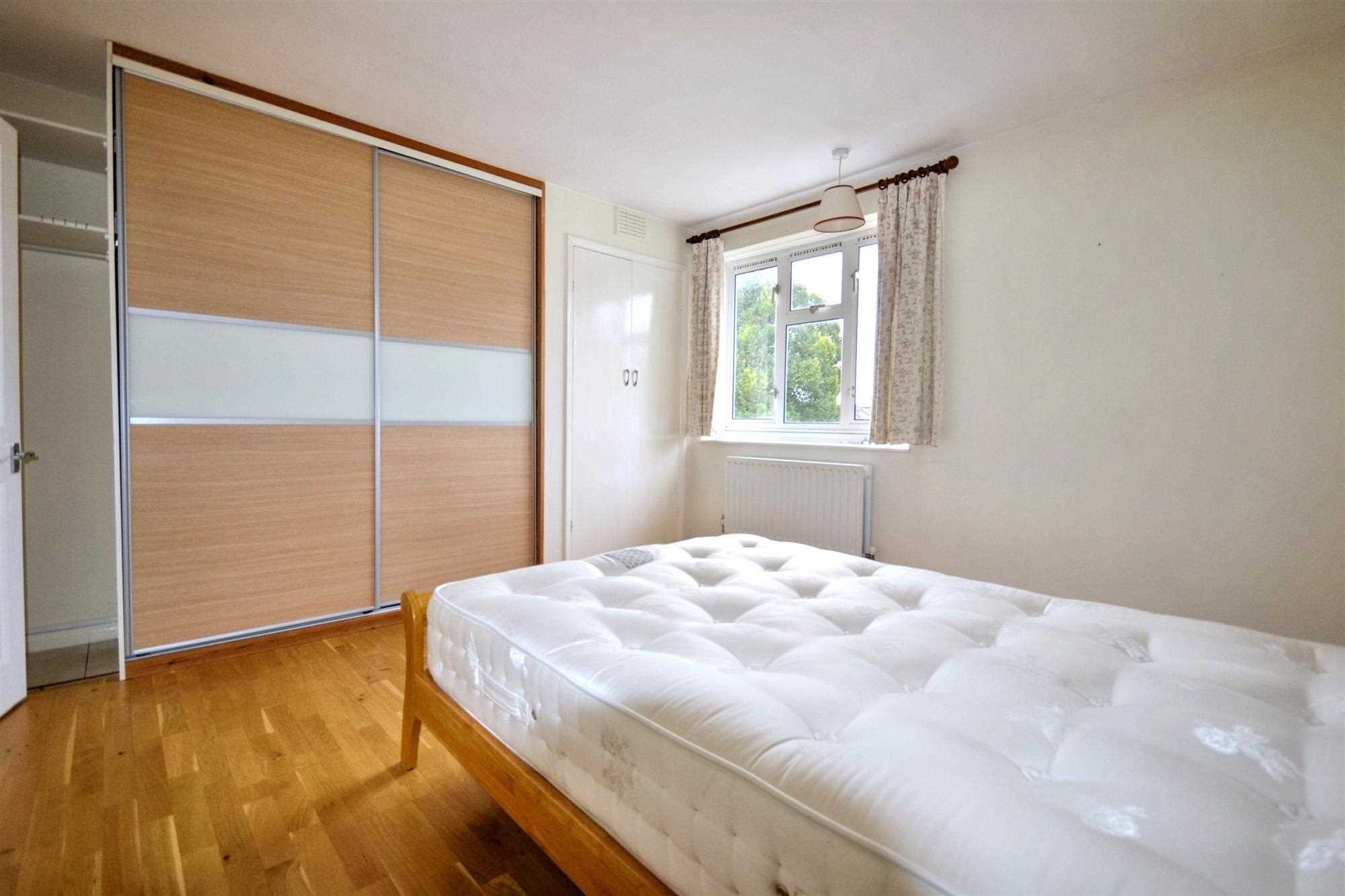 Flat Carlton Road in London