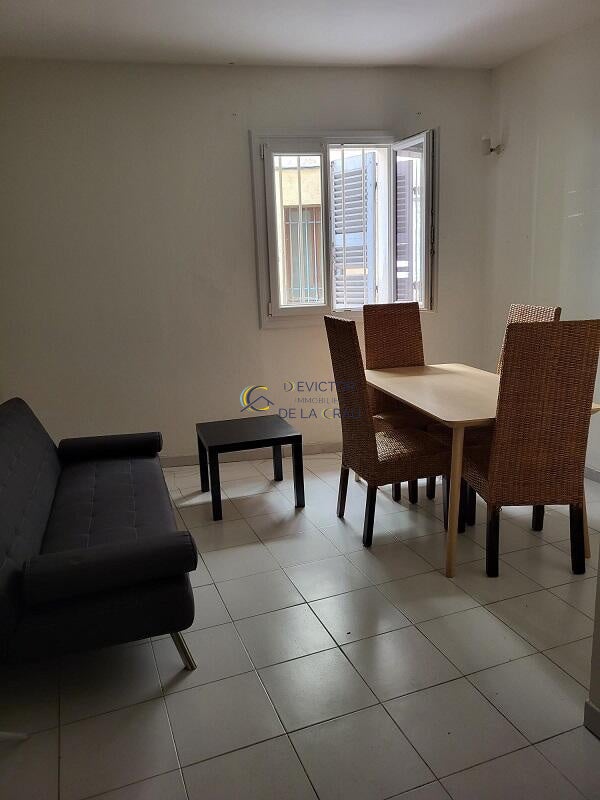Flat Vovenarg in Saint-Marc-Jaumegarde