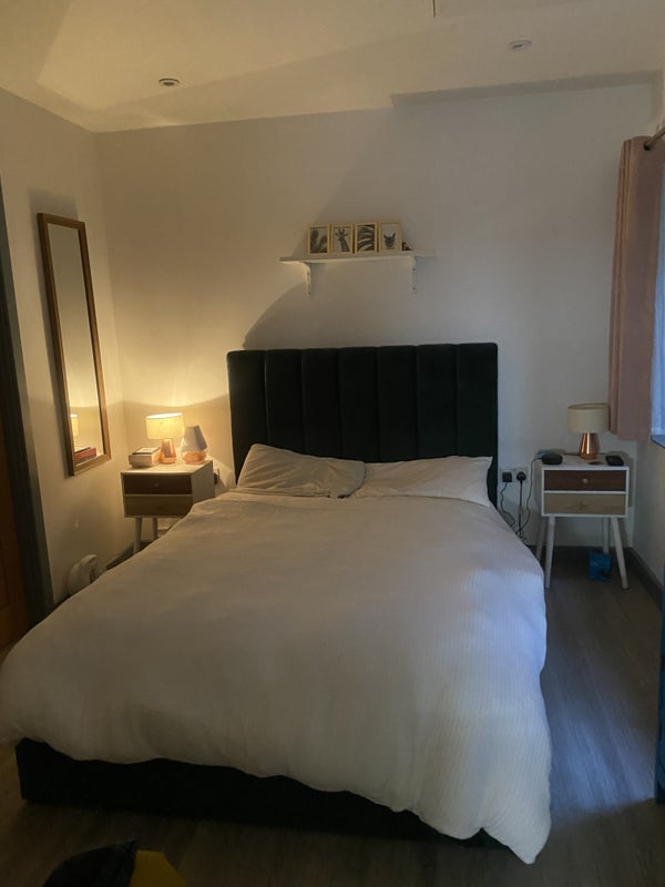 Room Shacklewell Lane in Greater London
