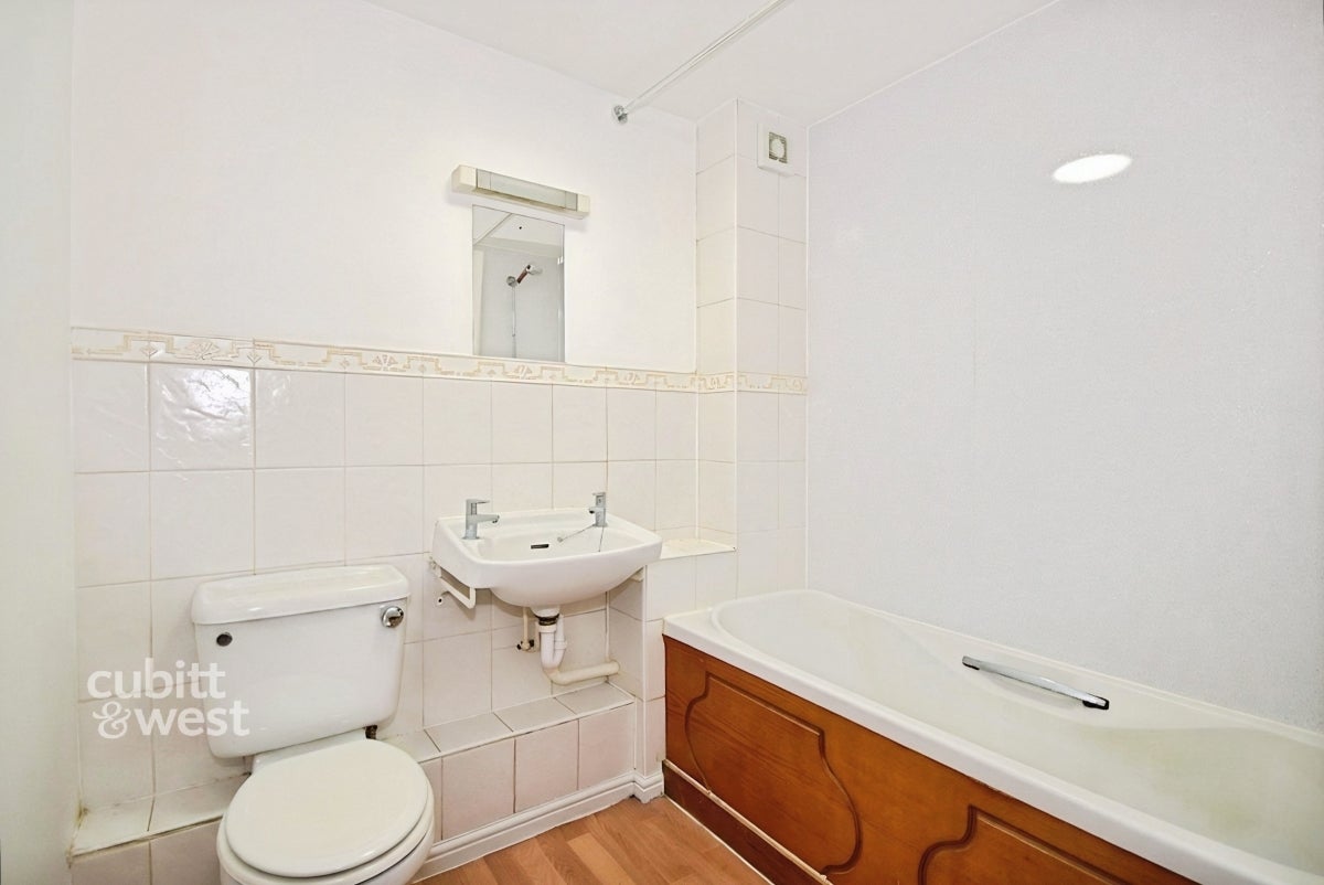 Flat Southgate in Chichester