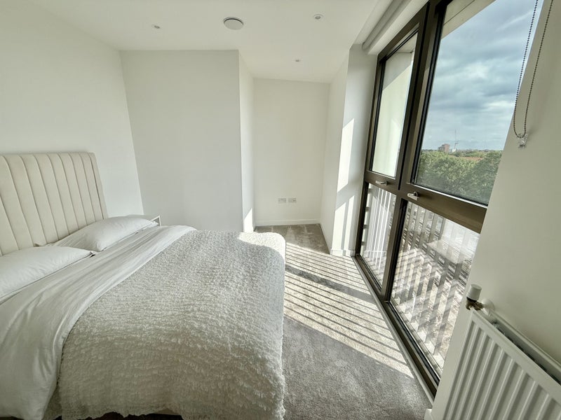 Room Avery Avenue in Greater London