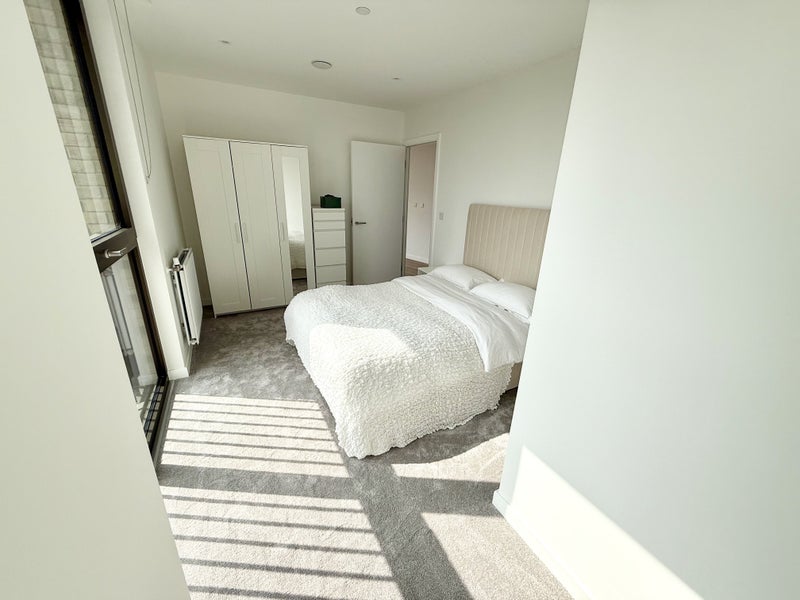Room Avery Avenue in Greater London