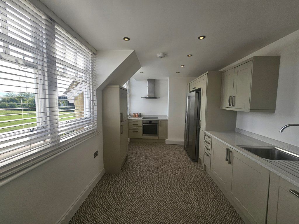 Flat Eversley Park in Folkestone and Hythe District