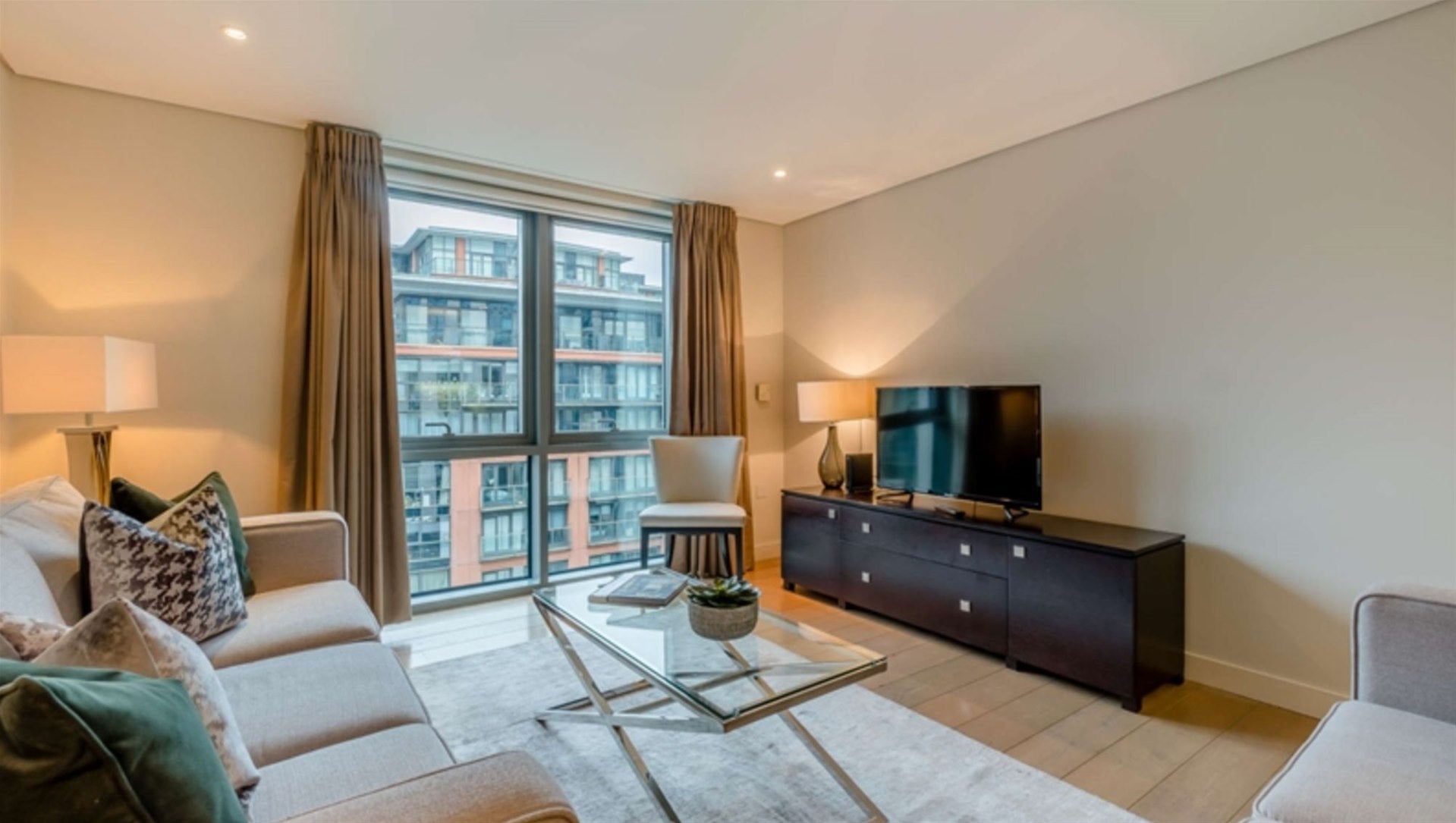 Flat Merchant Square in City of Westminster