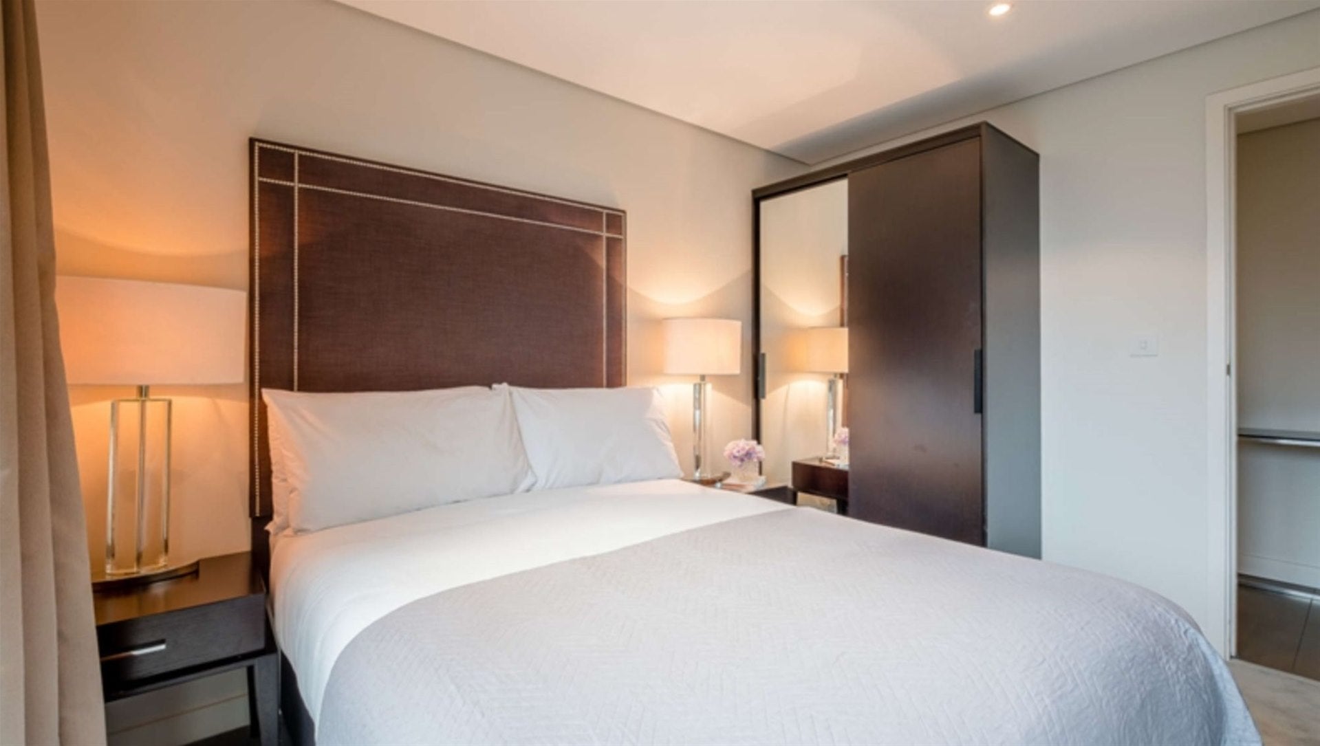 Flat Merchant Square in City of Westminster
