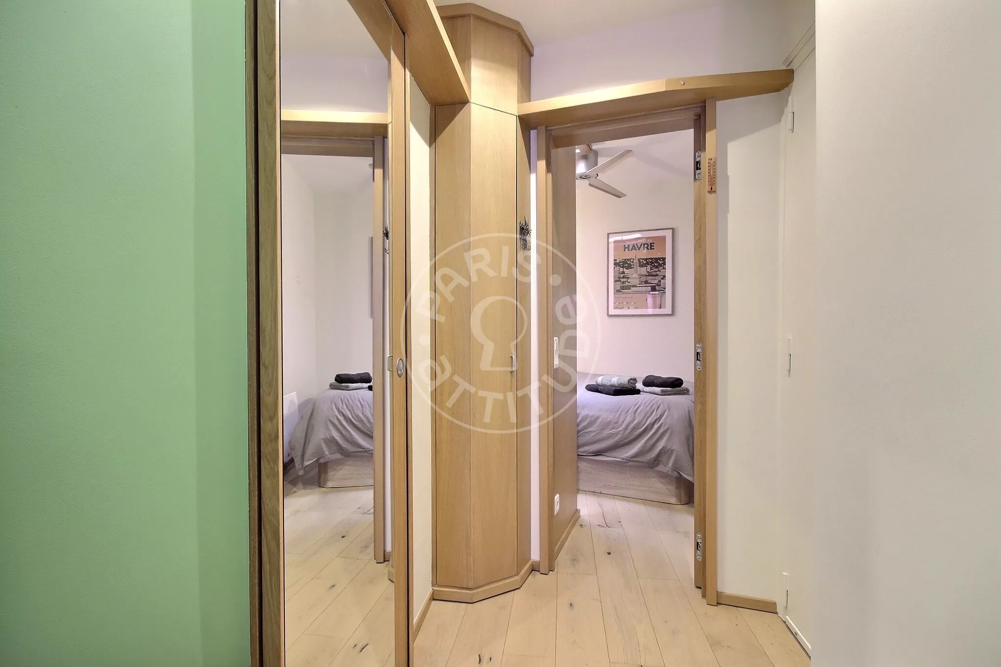 Flat Rue Saint-Lazare in Paris