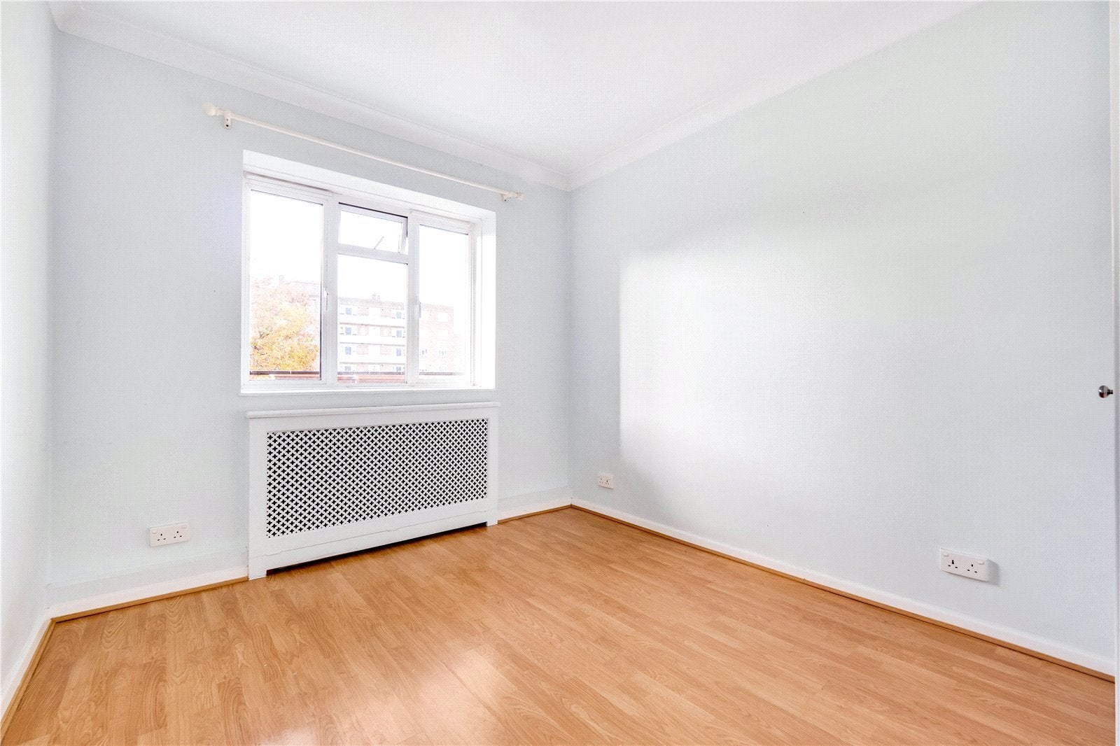 Flat Sulivan Court in Greater London